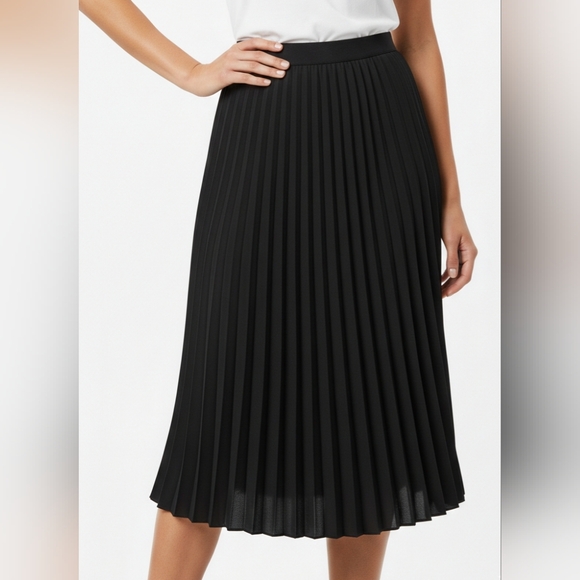 Ralph Lauren Dresses & Skirts - Lauren Ralph Lauren Black Pleated Midi Skirt - Size 14 Like New